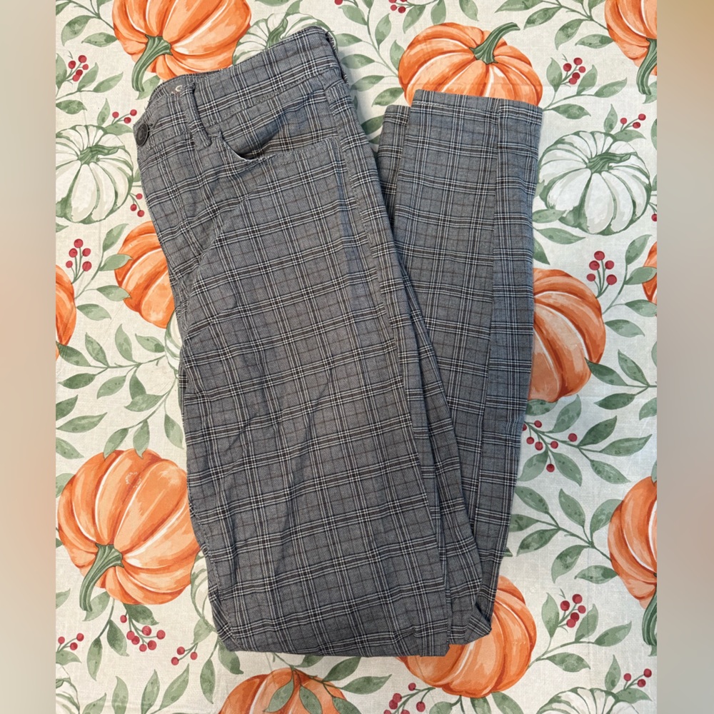 American Eagle Outfitters Black and Gray Checkered Pants